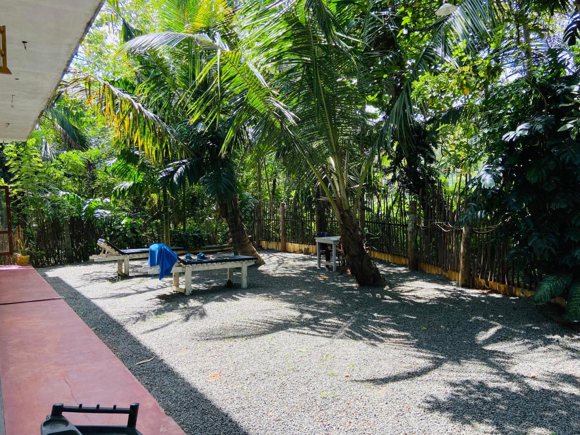 Leo Homestay Dickwella Exterior photo