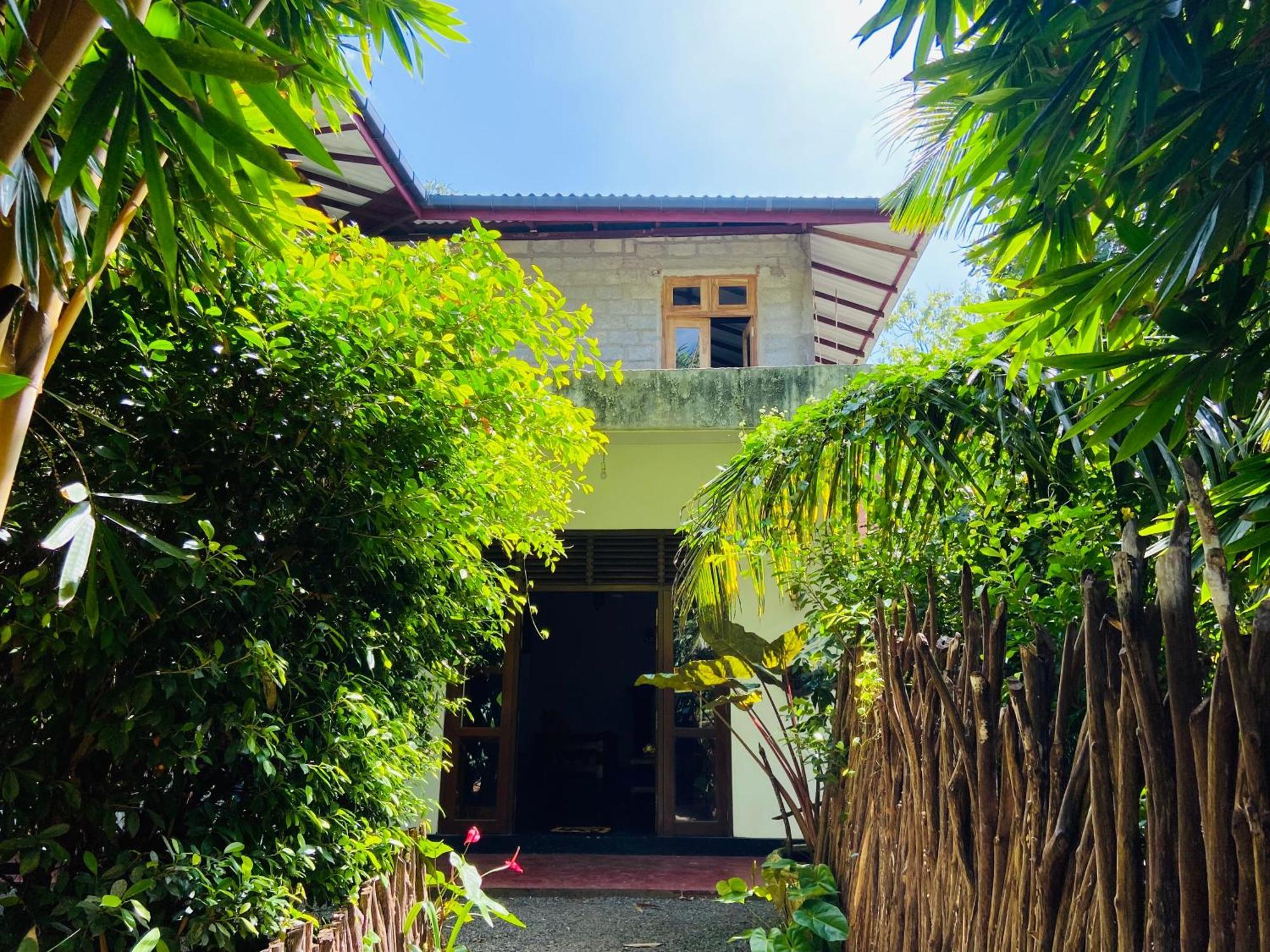 Leo Homestay Dickwella Exterior photo